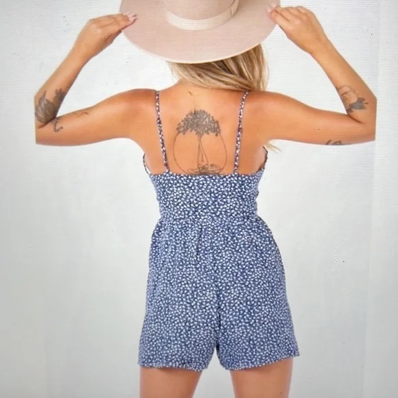 Princess Polly Blue Floral Romper - Picture 2 of 6